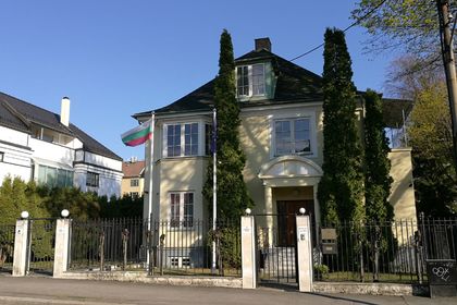 Въвеждане на промени в работата на Консулската служба при посолството 